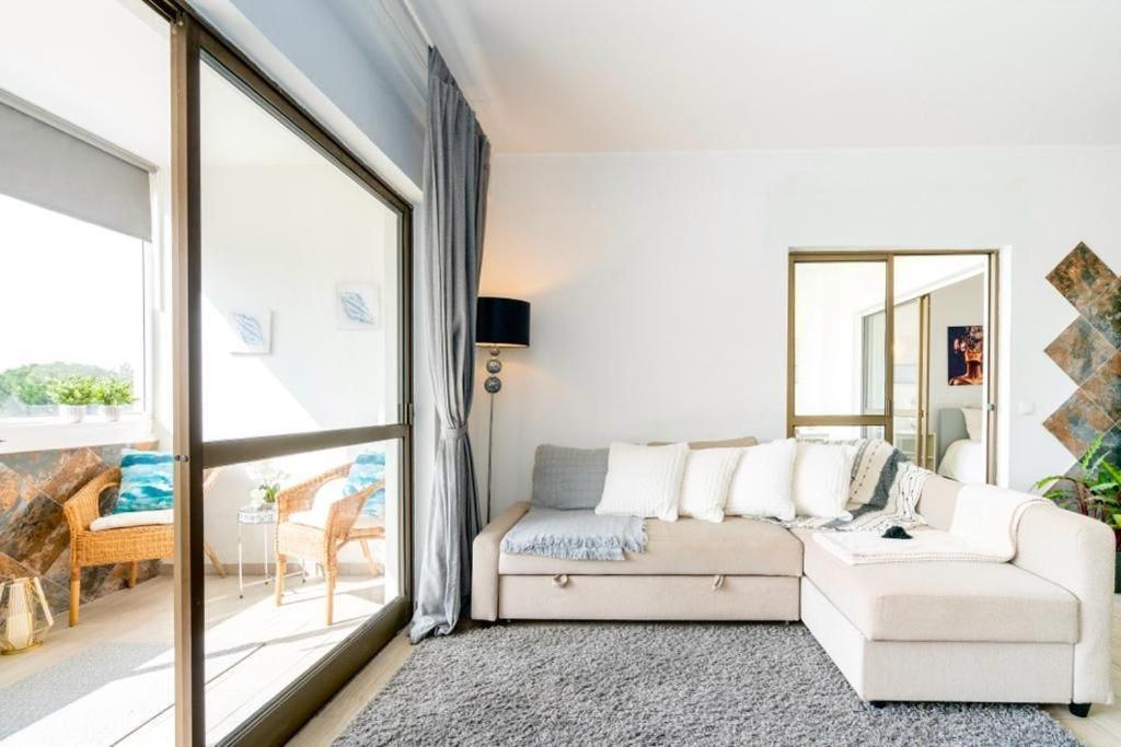 Spacious 1 Bed In Vilamoura, Fast Wifi & Pool Quarteira