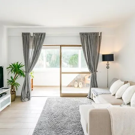 Spacious 1 Bed In Vilamoura, Fast Wifi & Pool Quarteira Exterior foto