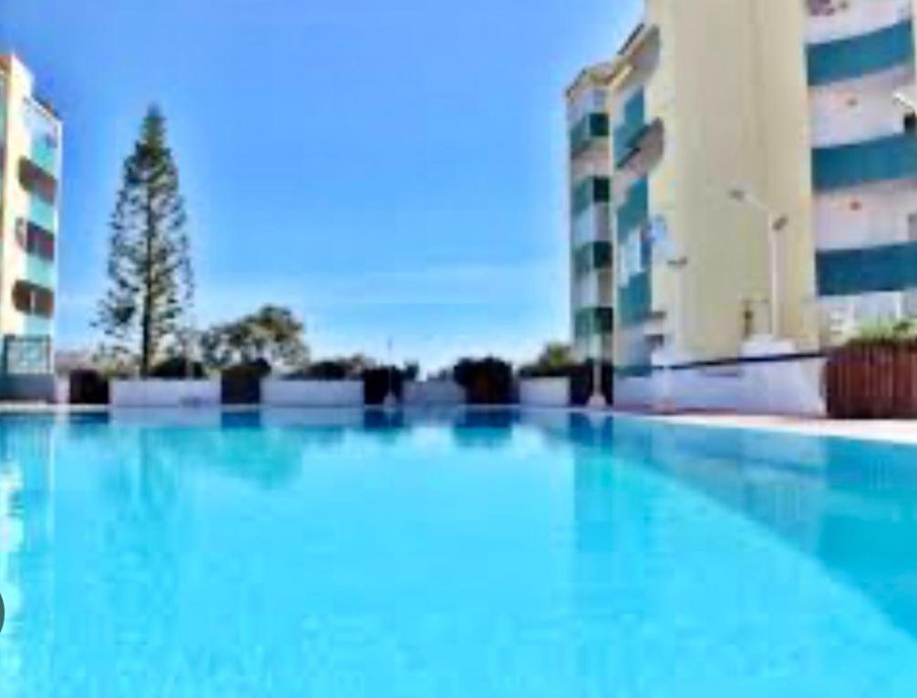 Spacious 1 Bed In Vilamoura, Fast Wifi & Pool Apartment Quarteira