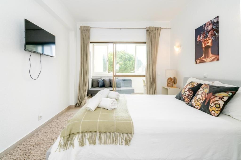Spacious 1 Bed In Vilamoura, Fast Wifi & Pool Quarteira